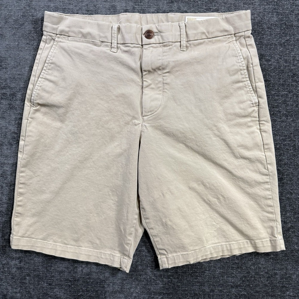 GAP Khakis 10" Short‎ Men's Size 30 Beige Casual Everyday Stretch Flat Front